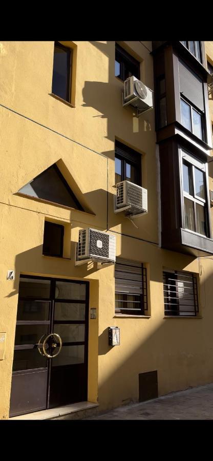 En Luis Montoto, Nervión. Céntrico Apartamento Sevilha