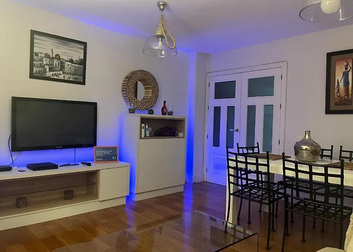 Apartamento En Luis Montoto, Nervion. Centrico